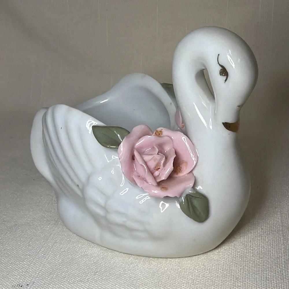 Vintage Swan‎ Mini Trinket Dish With Pink Roses And Gold Accents